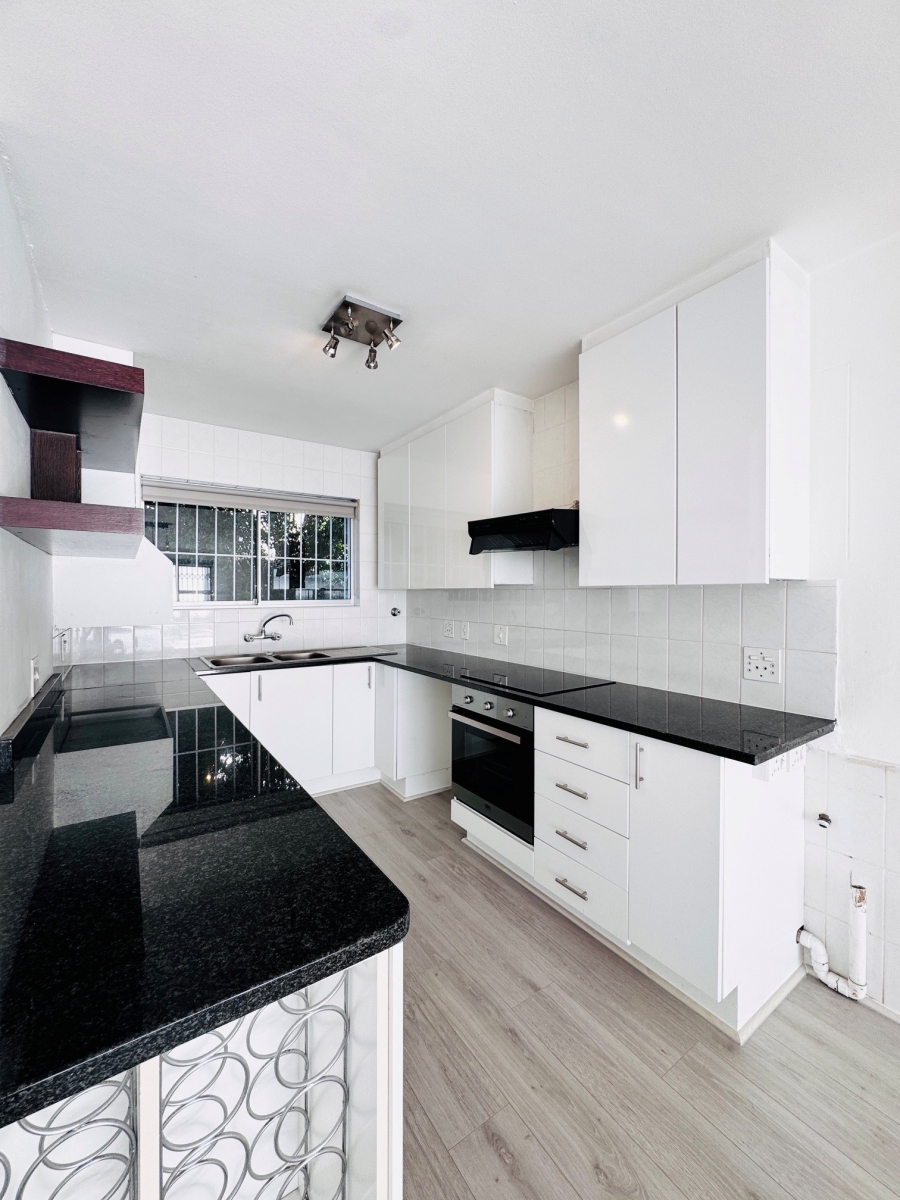 To Let 2 Bedroom Property for Rent in Sea Point Western Cape